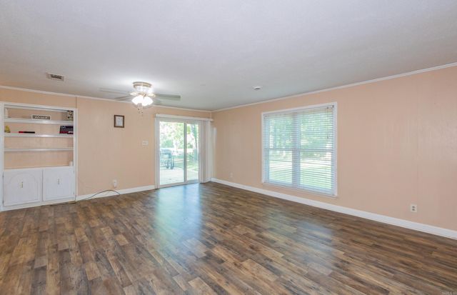 1107 N Jeff Davis Avenue, Jacksonville, AR 72076