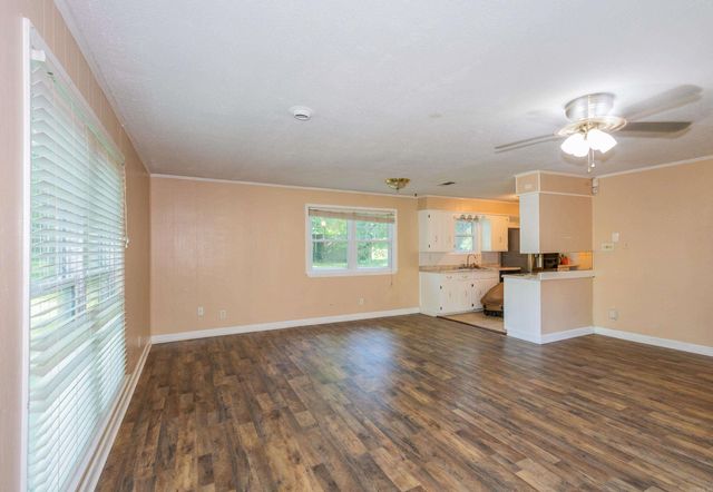 1107 N Jeff Davis Avenue, Jacksonville, AR 72076