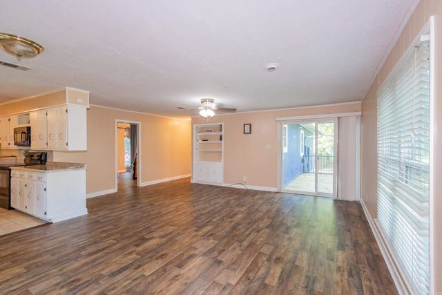 1107 N Jeff Davis Avenue, Jacksonville, AR 72076
