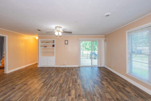 1107 N Jeff Davis Avenue, Jacksonville, AR 72076