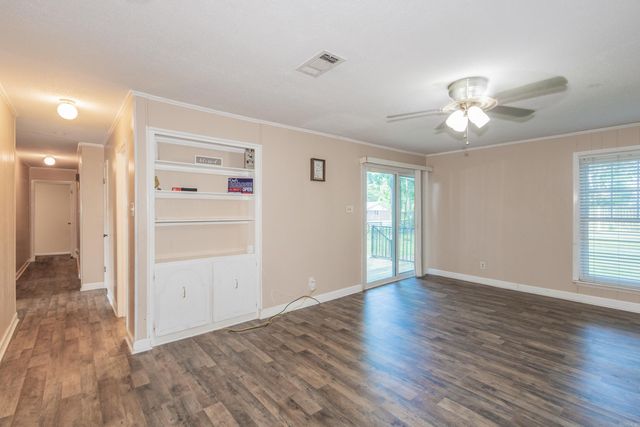 1107 N Jeff Davis Avenue, Jacksonville, AR 72076