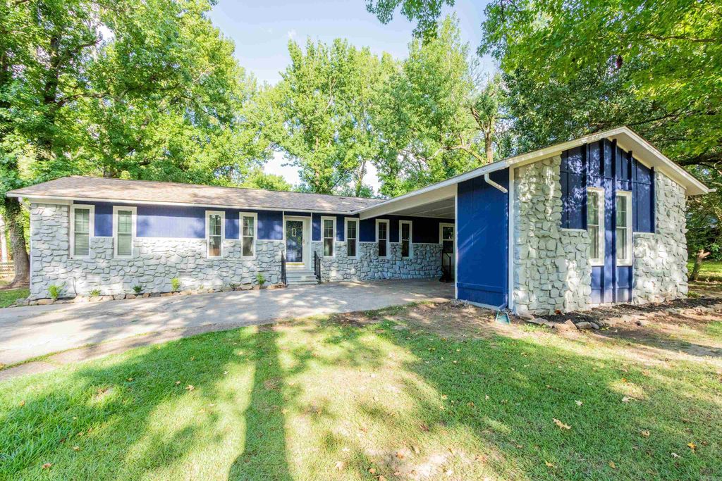 1107 N Jeff Davis Avenue, Jacksonville, AR 72076