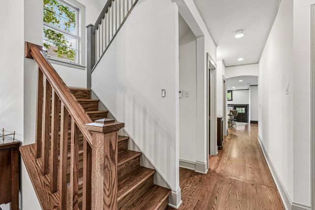 1225 N Grove Avenue, Oak Park, IL 60302