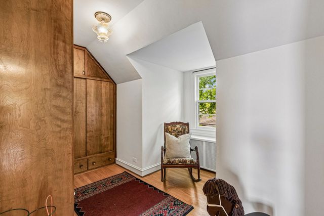 1225 N Grove Avenue, Oak Park, IL 60302