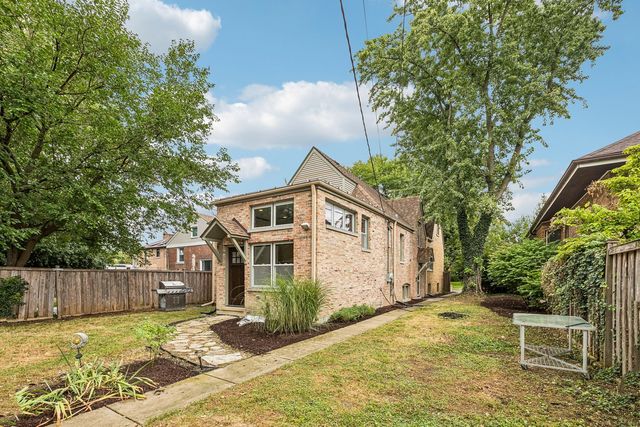 1225 N Grove Avenue, Oak Park, IL 60302