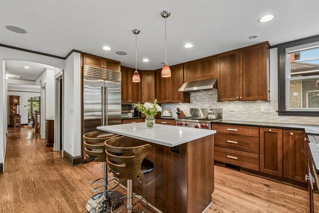 1225 N Grove Avenue, Oak Park, IL 60302