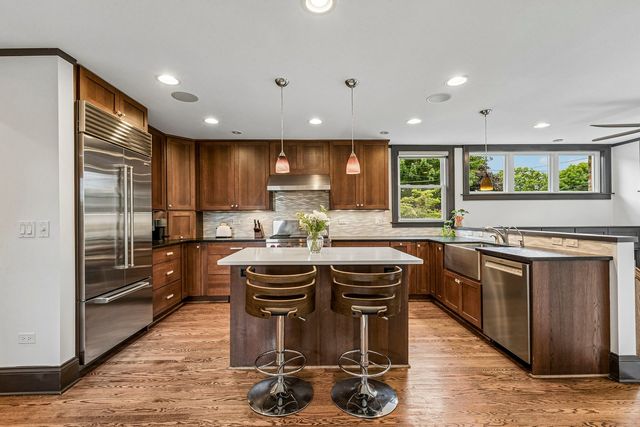 1225 N Grove Avenue, Oak Park, IL 60302