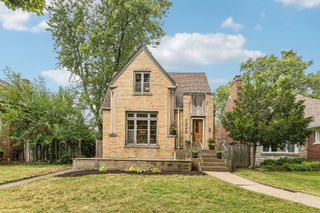 1225 N Grove Avenue, Oak Park, IL 60302
