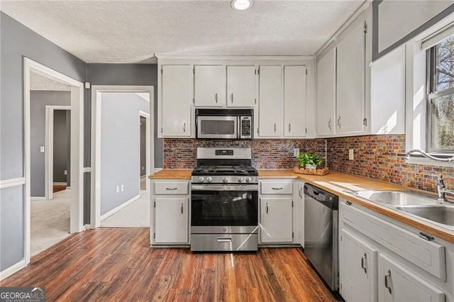 5088 Ravenwood Drive NW, Marietta, GA 30066