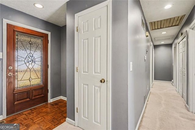 5088 Ravenwood Drive NW, Marietta, GA 30066