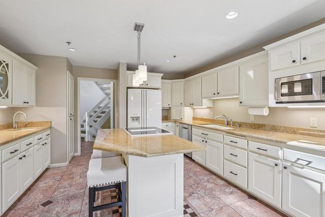 2395 White Oak Trail, Oregon, WI 53575