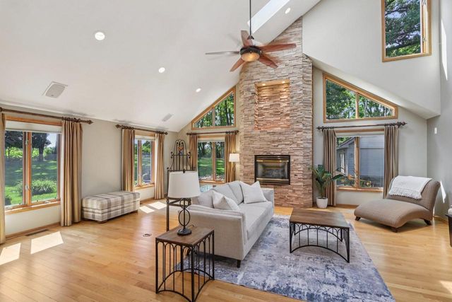 2395 White Oak Trail, Oregon, WI 53575