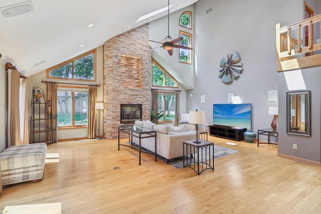 2395 White Oak Trail, Oregon, WI 53575