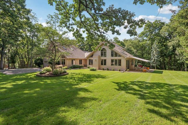 2395 White Oak Trail, Oregon, WI 53575