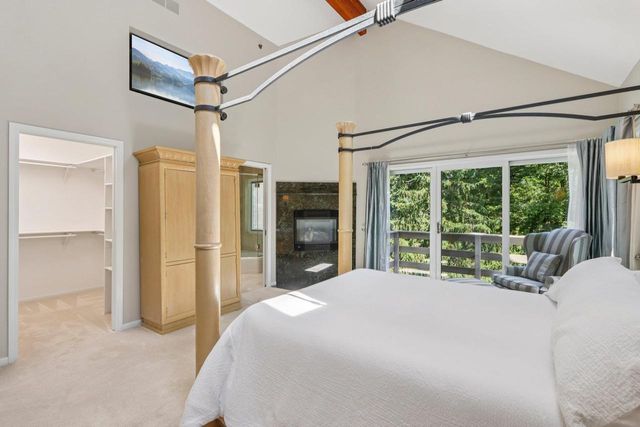 2395 White Oak Trail, Oregon, WI 53575