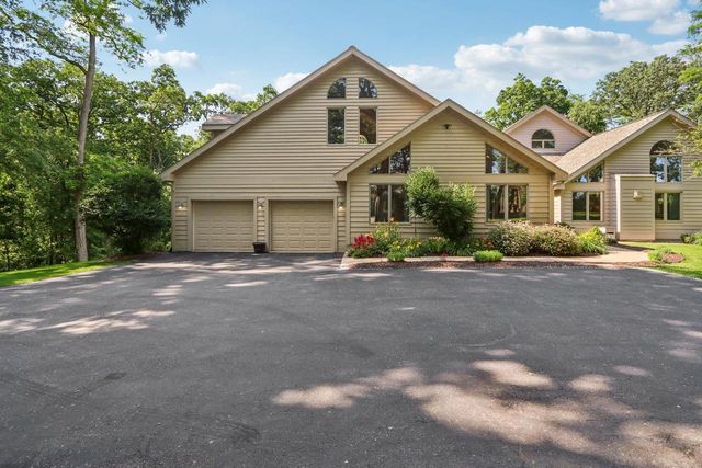 2395 White Oak Trail, Oregon, WI 53575