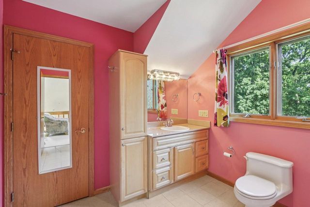 2395 White Oak Trail, Oregon, WI 53575