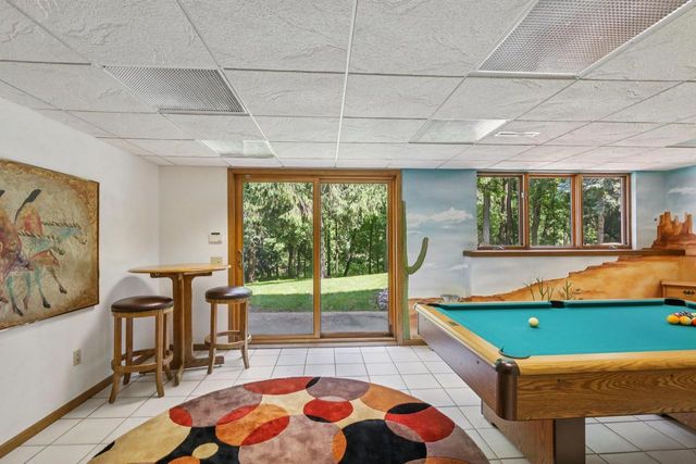 2395 White Oak Trail, Oregon, WI 53575