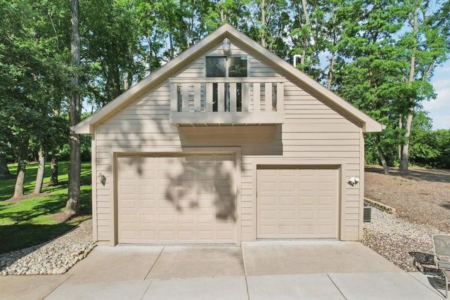 2395 White Oak Trail, Oregon, WI 53575