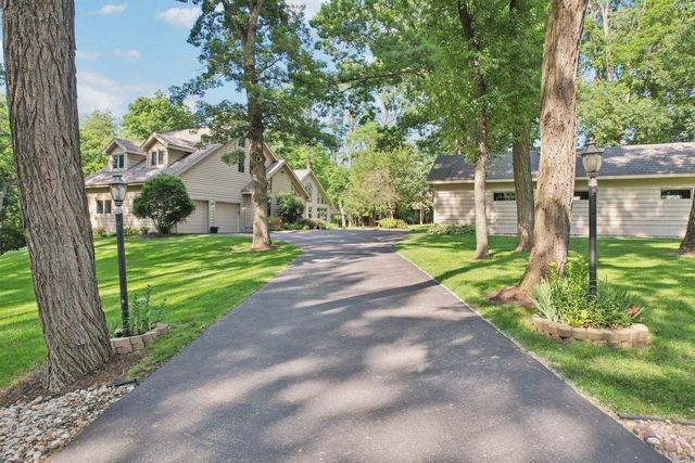 2395 White Oak Trail, Oregon, WI 53575