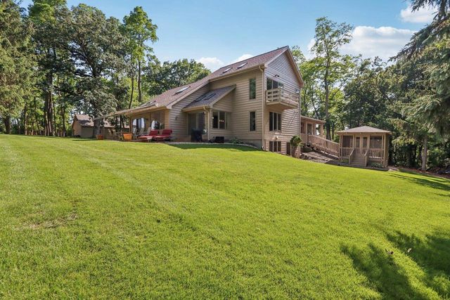 2395 White Oak Trail, Oregon, WI 53575