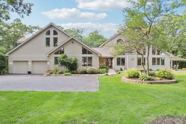 2395 White Oak Trail, Oregon, WI 53575