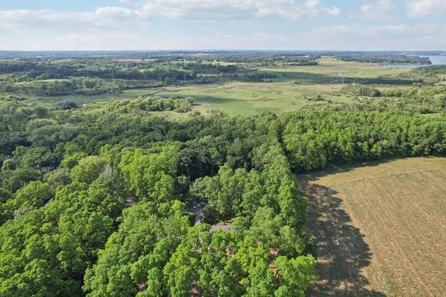 2395 White Oak Trail, Oregon, WI 53575