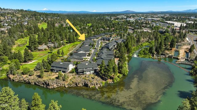 2627 NW Rippling River Court, Bend, OR 97703