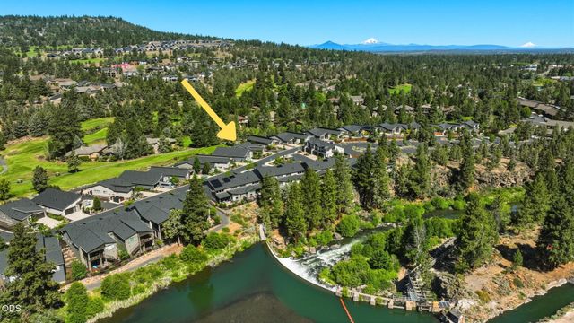 2627 NW Rippling River Court, Bend, OR 97703