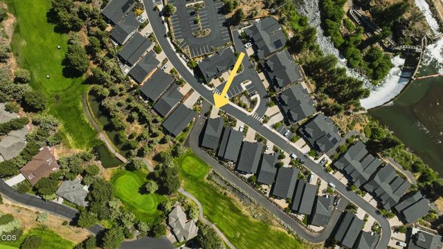 2627 NW Rippling River Court, Bend, OR 97703
