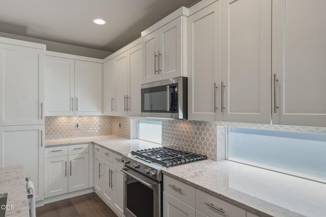 2627 NW Rippling River Court, Bend, OR 97703