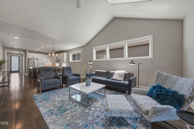 2627 NW Rippling River Court, Bend, OR 97703