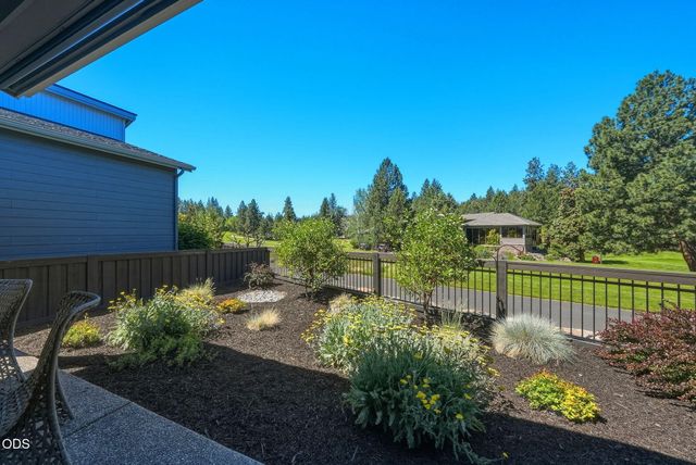 2627 NW Rippling River Court, Bend, OR 97703
