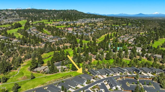2627 NW Rippling River Court, Bend, OR 97703