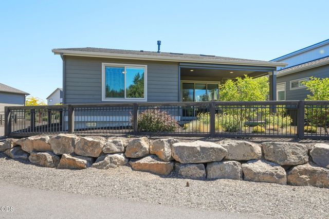 2627 NW Rippling River Court, Bend, OR 97703
