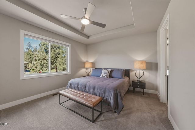 2627 NW Rippling River Court, Bend, OR 97703