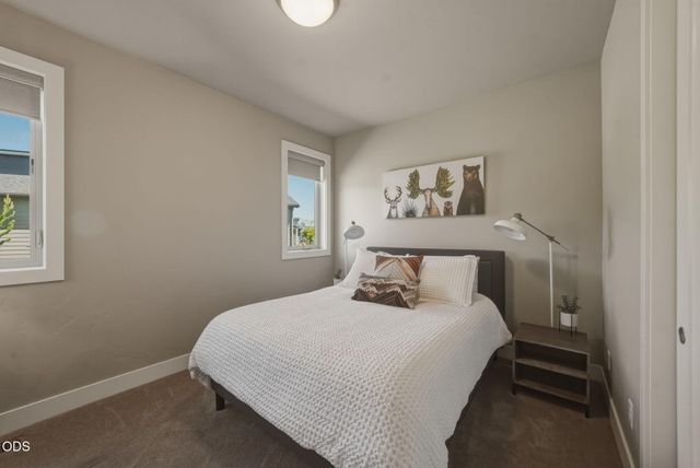 2627 NW Rippling River Court, Bend, OR 97703