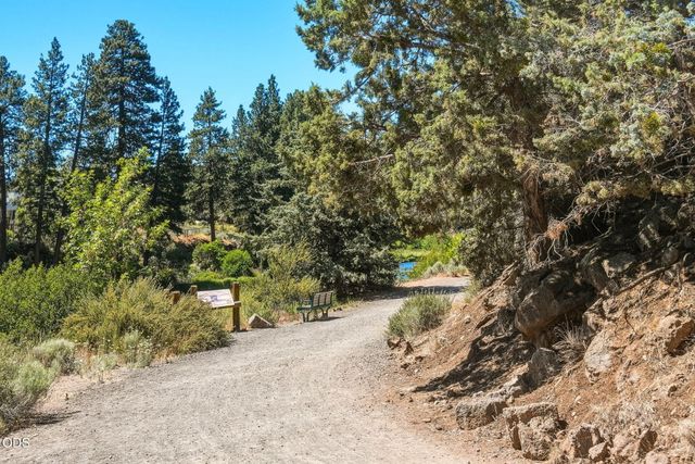 2627 NW Rippling River Court, Bend, OR 97703