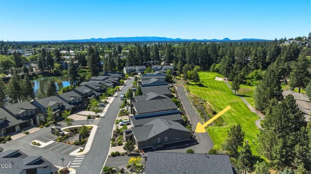 2627 NW Rippling River Court, Bend, OR 97703