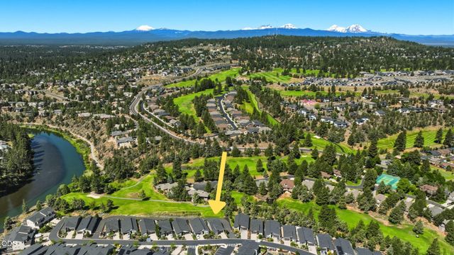 2627 NW Rippling River Court, Bend, OR 97703