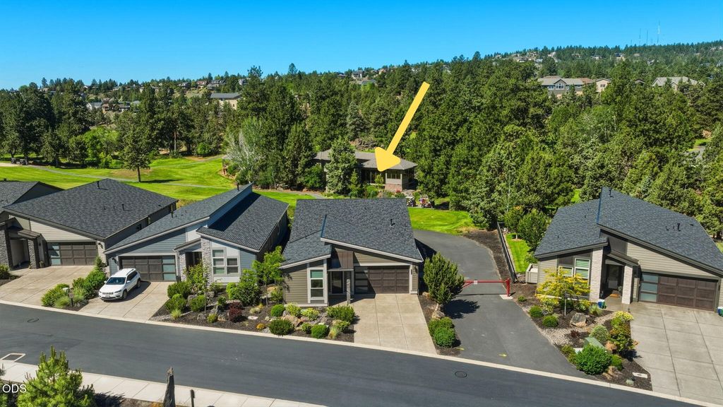 2627 NW Rippling River Court, Bend, OR 97703