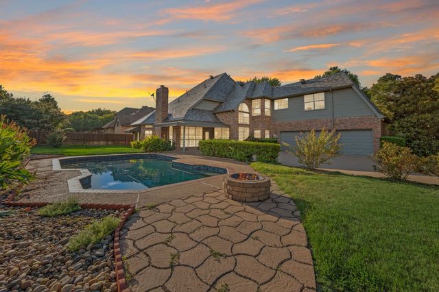 2705 Summertree Lane, Colleyville, TX 76034