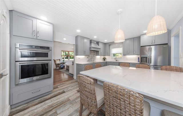 2525 53RD STREET S, Gulfport, FL 33707