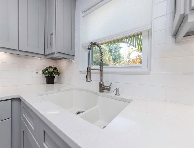 2525 53RD STREET S, Gulfport, FL 33707