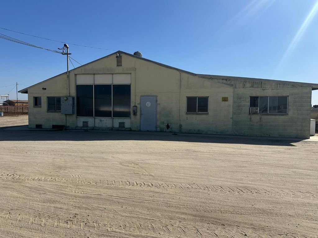 Image 12 of property listing at 10255 W Manning Avenue, Fresno, CA 93706