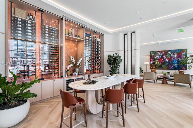 77 SE 5th Street 3001, Miami, FL 33131
