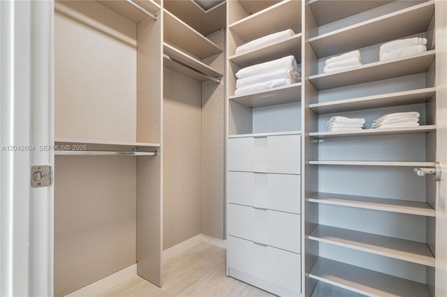77 SE 5th Street 3001, Miami, FL 33131