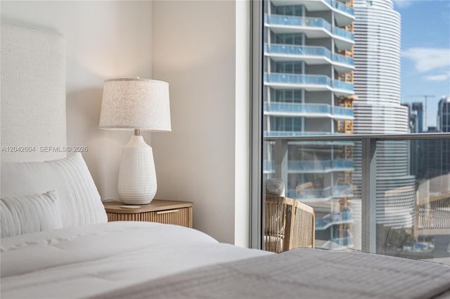 77 SE 5th Street 3001, Miami, FL 33131