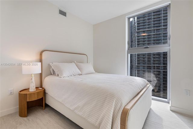 77 SE 5th Street 3001, Miami, FL 33131