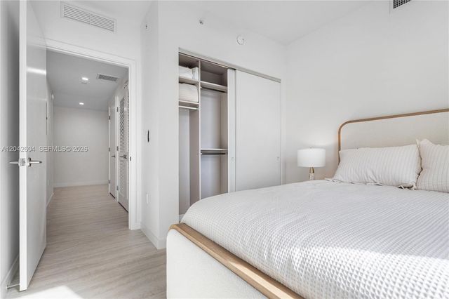 77 SE 5th Street 3001, Miami, FL 33131